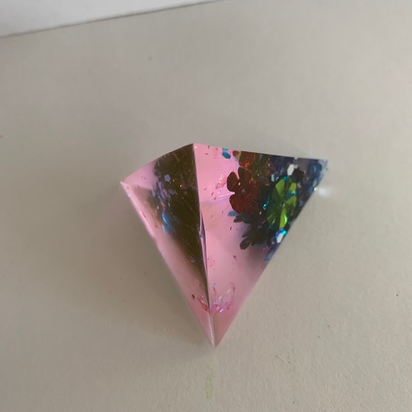 Resin Art - Small Pyramid - Picture 2 of 3